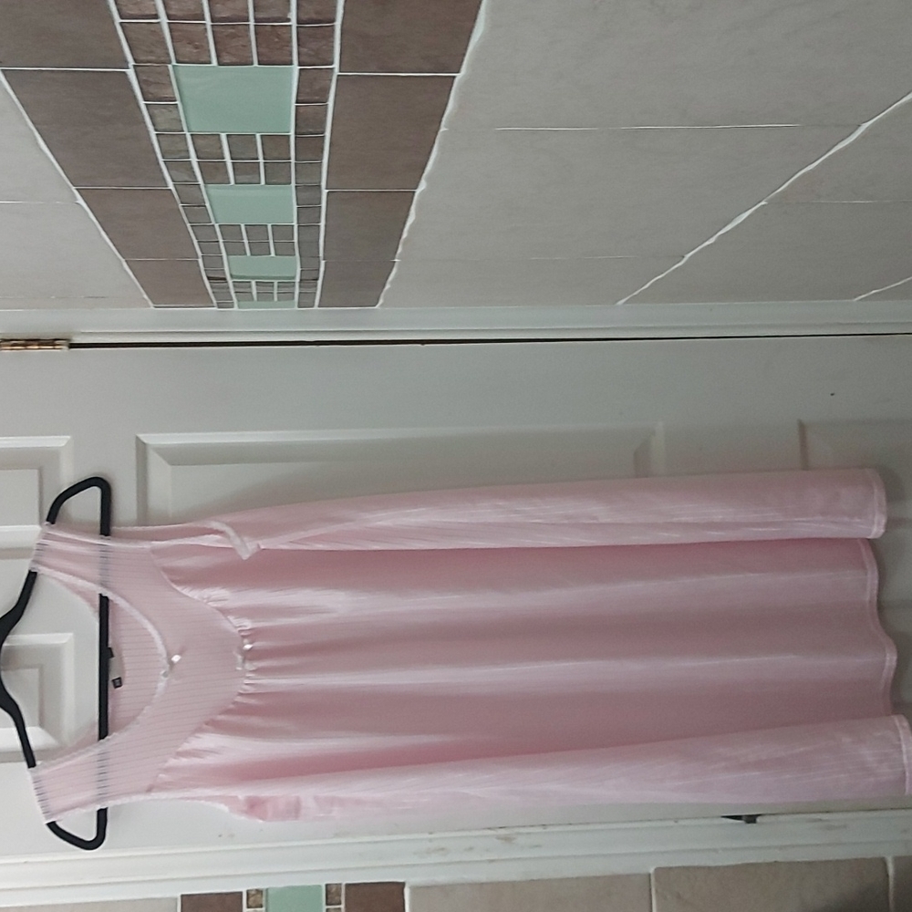 Baby pink night gownVanity Fair. Size Xl
